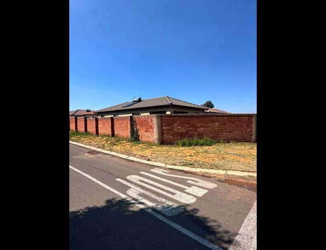 4 BEDROOM HOUSE FOR SALE IN KLIPPOORTJIE